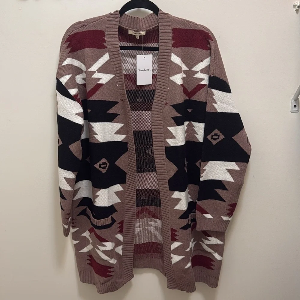Cardigan Aztec print NWT medium large quality well made oh so yummy
